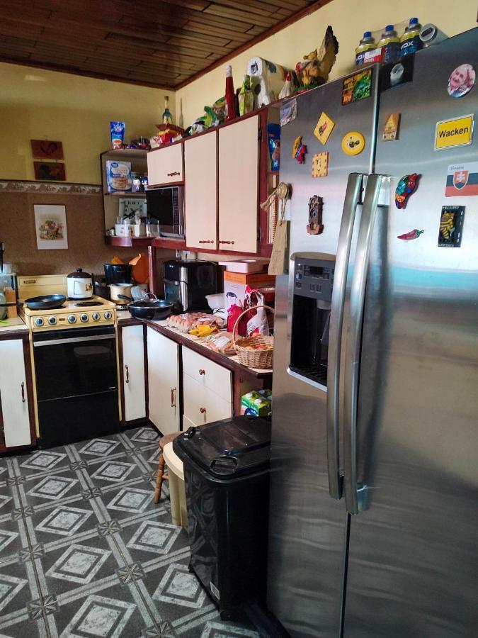 The Cozy Cactus House B&B Cartago Centro English Spoken Exterior photo